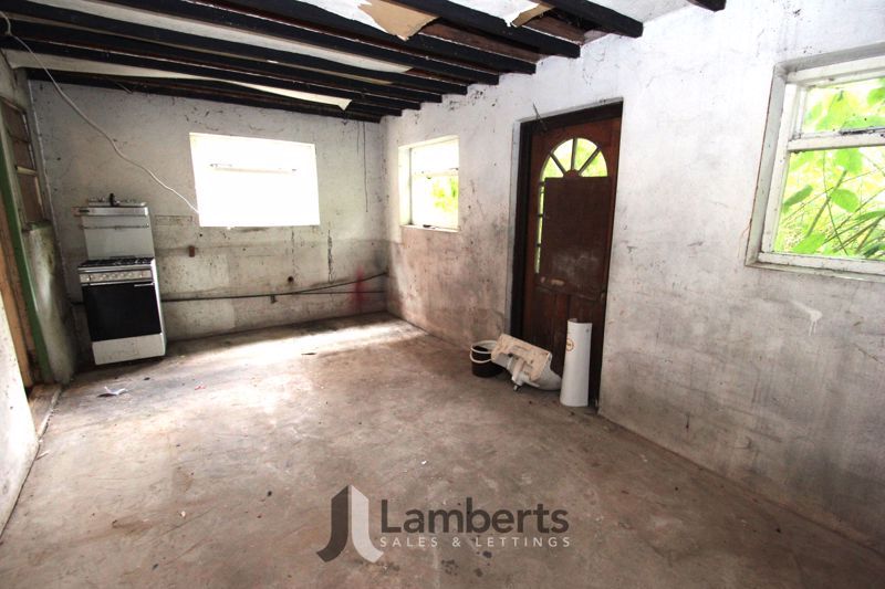 Property photo 3 of 12 Dining/Family