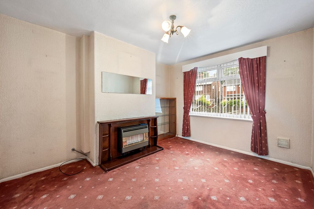 Property photo 2 of 25