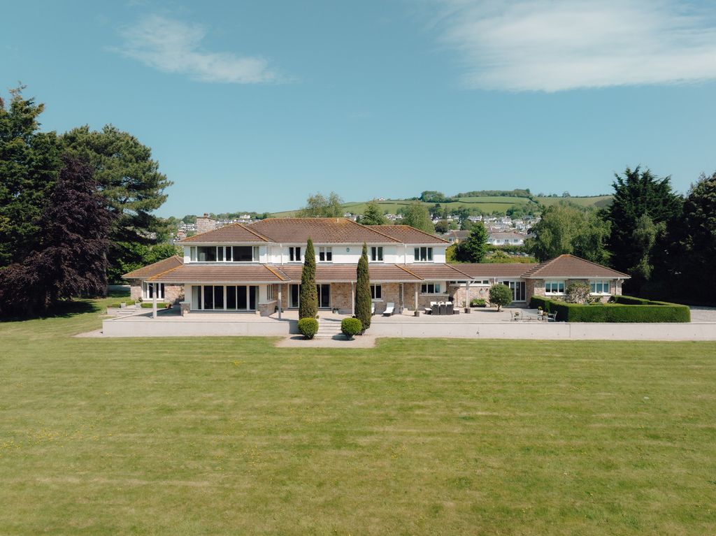 Property photo 1 of 26