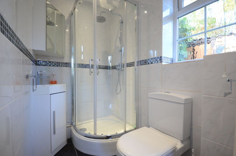 Property photo 3 of 5 Shower Roomresizedne
