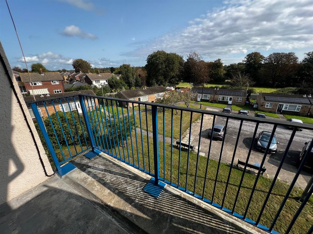 Property photo 2 of 7 Balcony