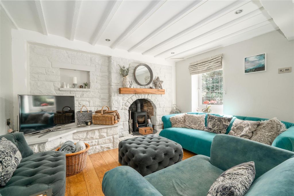 Property photo 2 of 60 Living Room.Jpg