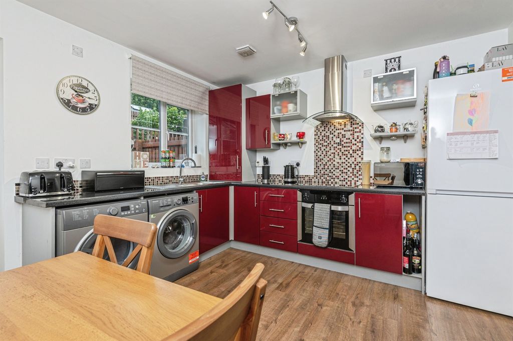 Property photo 3 of 13