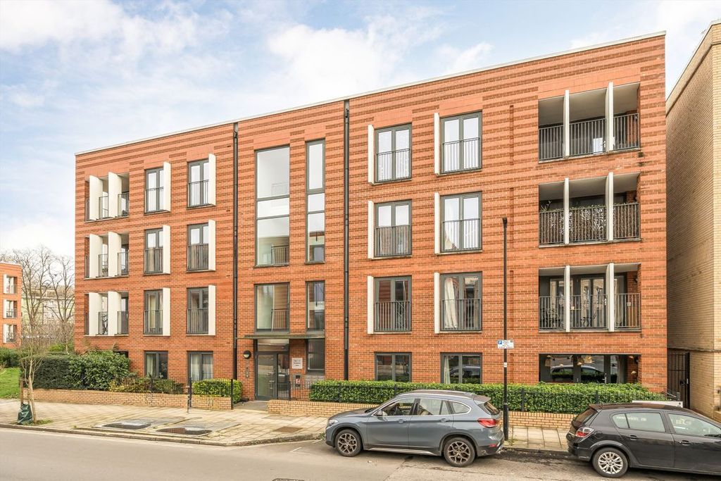 Property photo 1 of 9