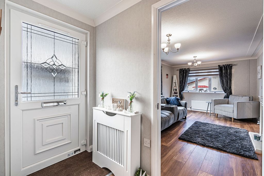 Property photo 3 of 26