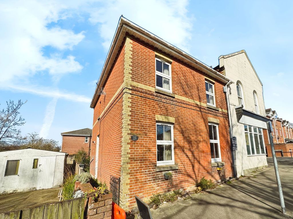 Property photo 2 of 12