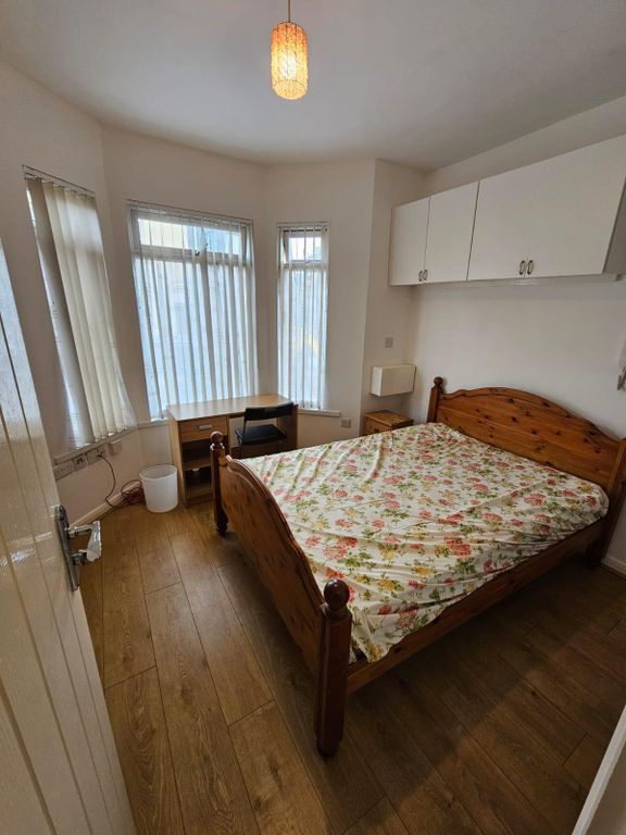 Property photo 3 of 6 Gallery