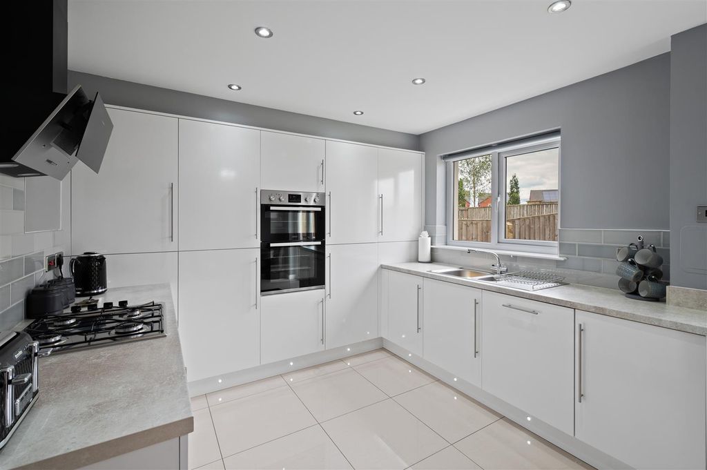 Property photo 3 of 38 7.Jpg