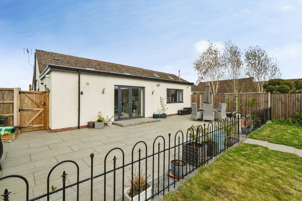 Property photo 3 of 20 Patio