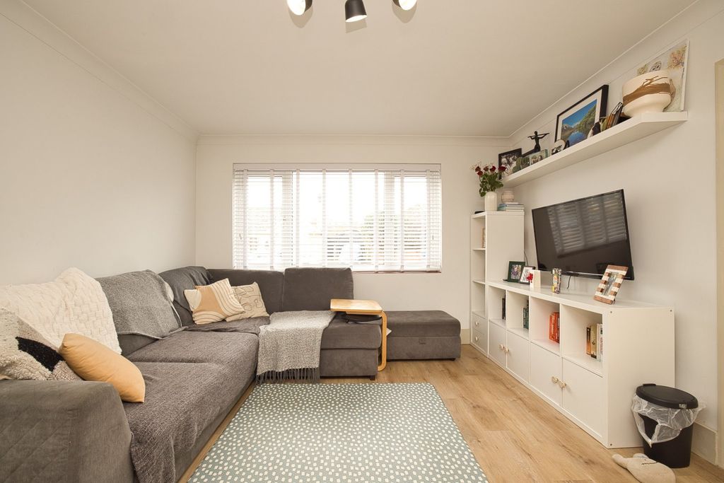 Property photo 2 of 18 Picture 2