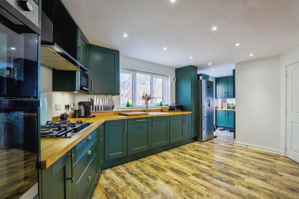 Property photo 3 of 18 Pbox-Img.Jpg