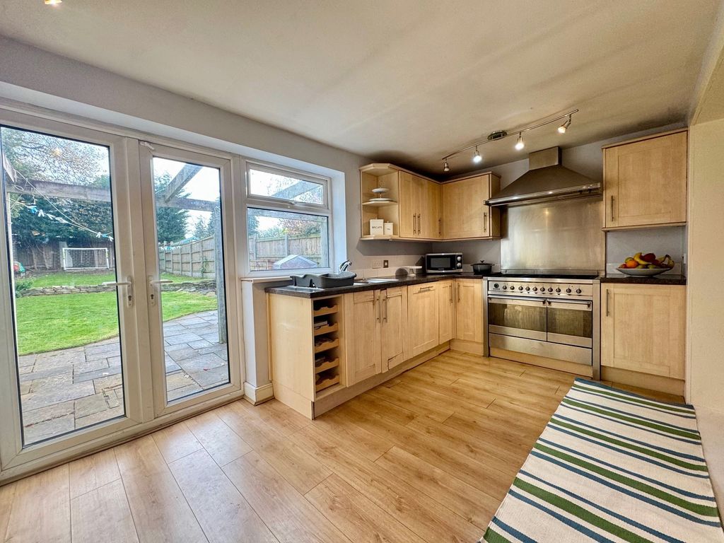 Property photo 3 of 15 Kitchen