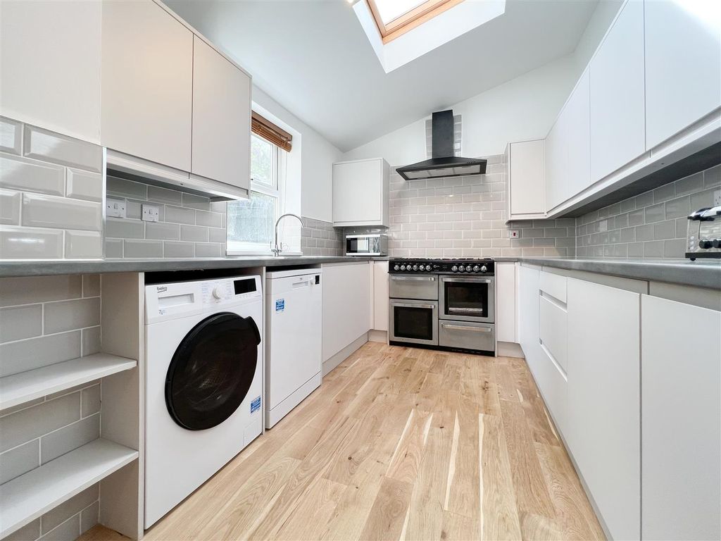 Property photo 2 of 7 21.Jpg
