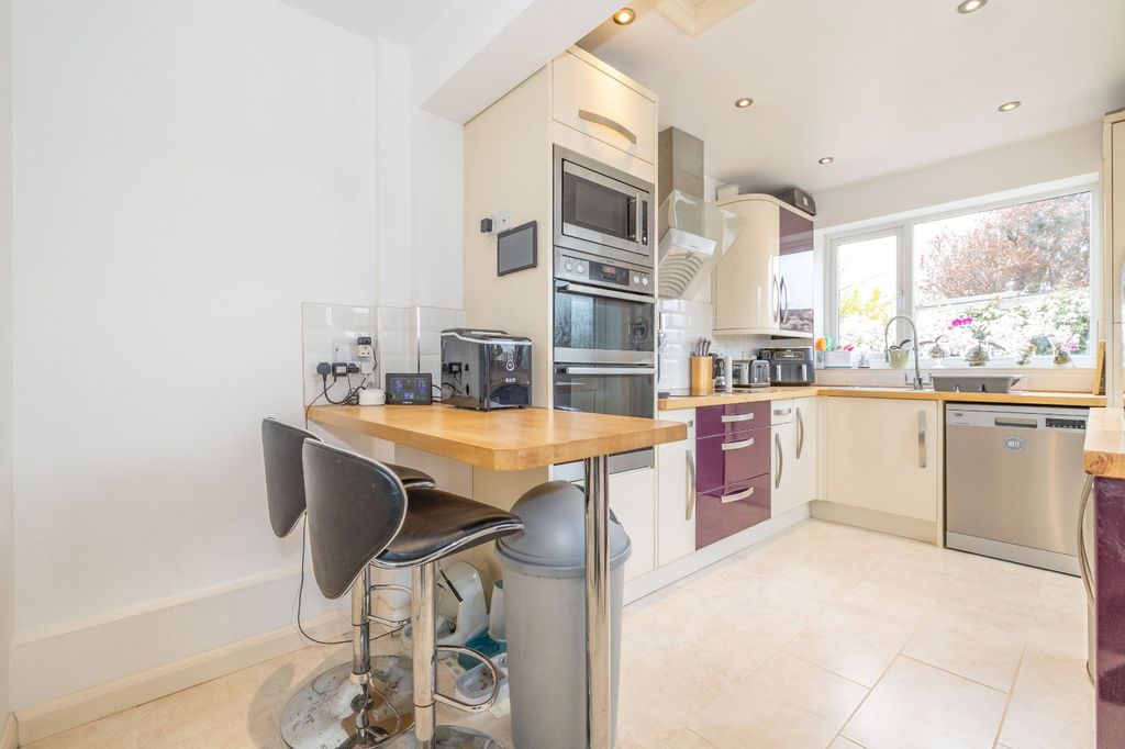 Property photo 3 of 24 Picture 3