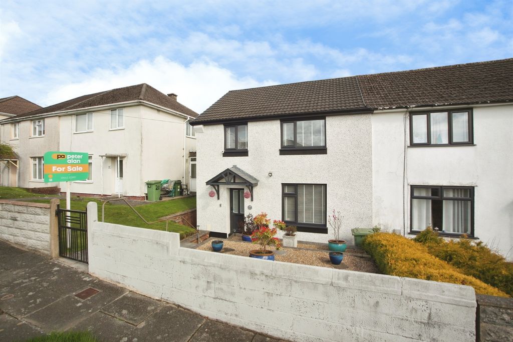 Property photo 1 of 33