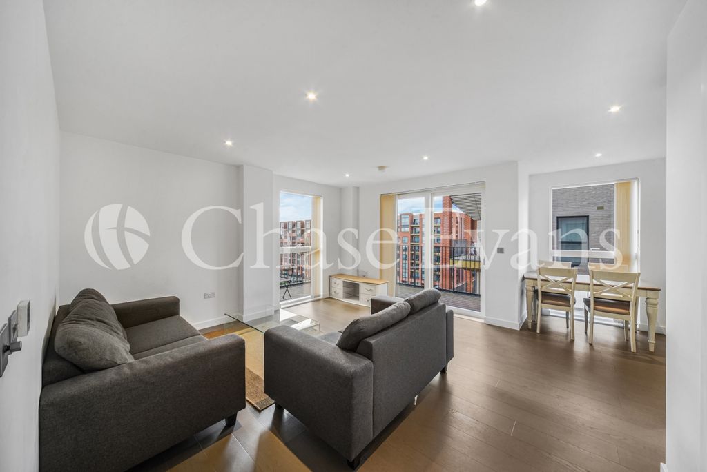 Property photo 3 of 11 Serenity House, Coli