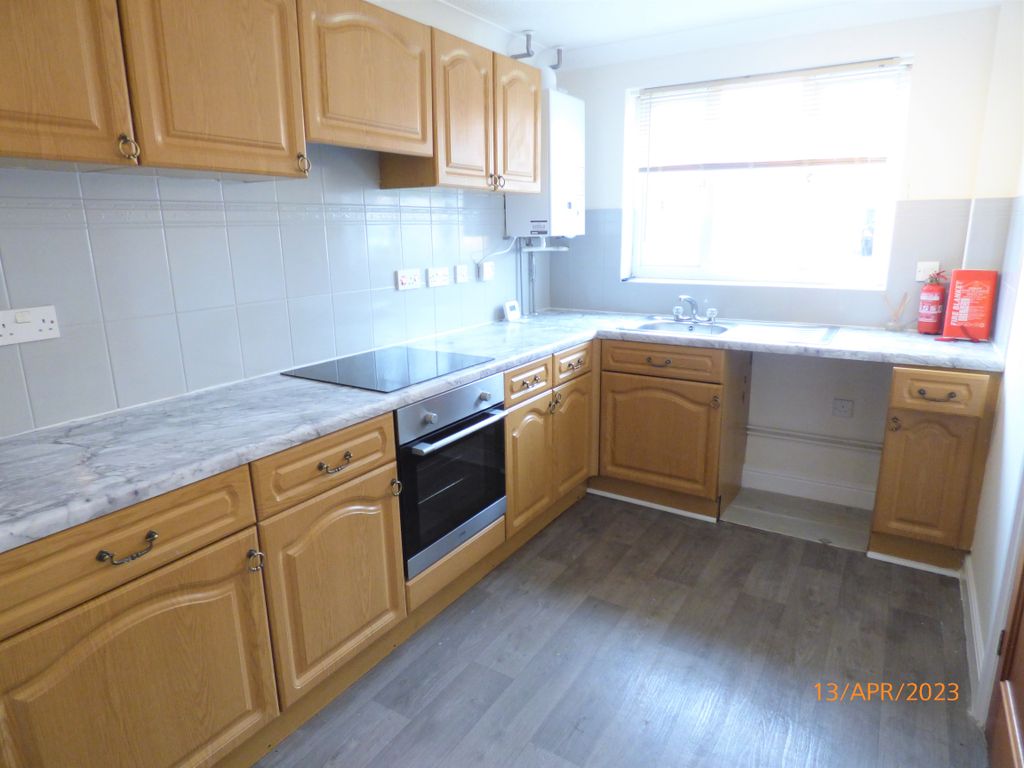 Property photo 2 of 11