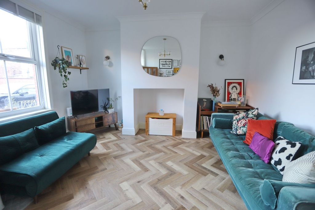 Property photo 3 of 20