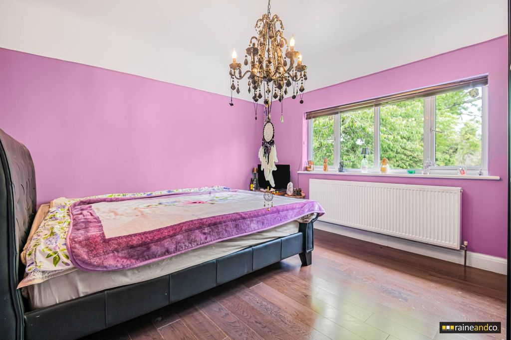 Additional image 14 of 5 bed detached house for saleMymms Drive, Brookmans Park, Hatfield AL9