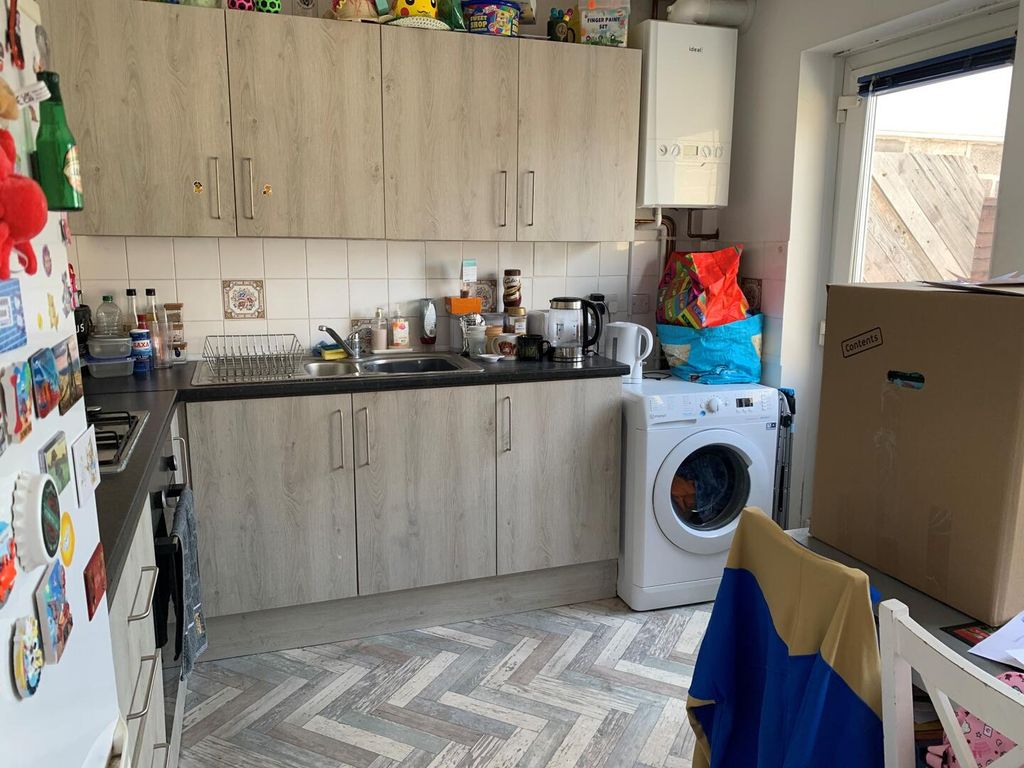 Property photo 3 of 13 Kitchen