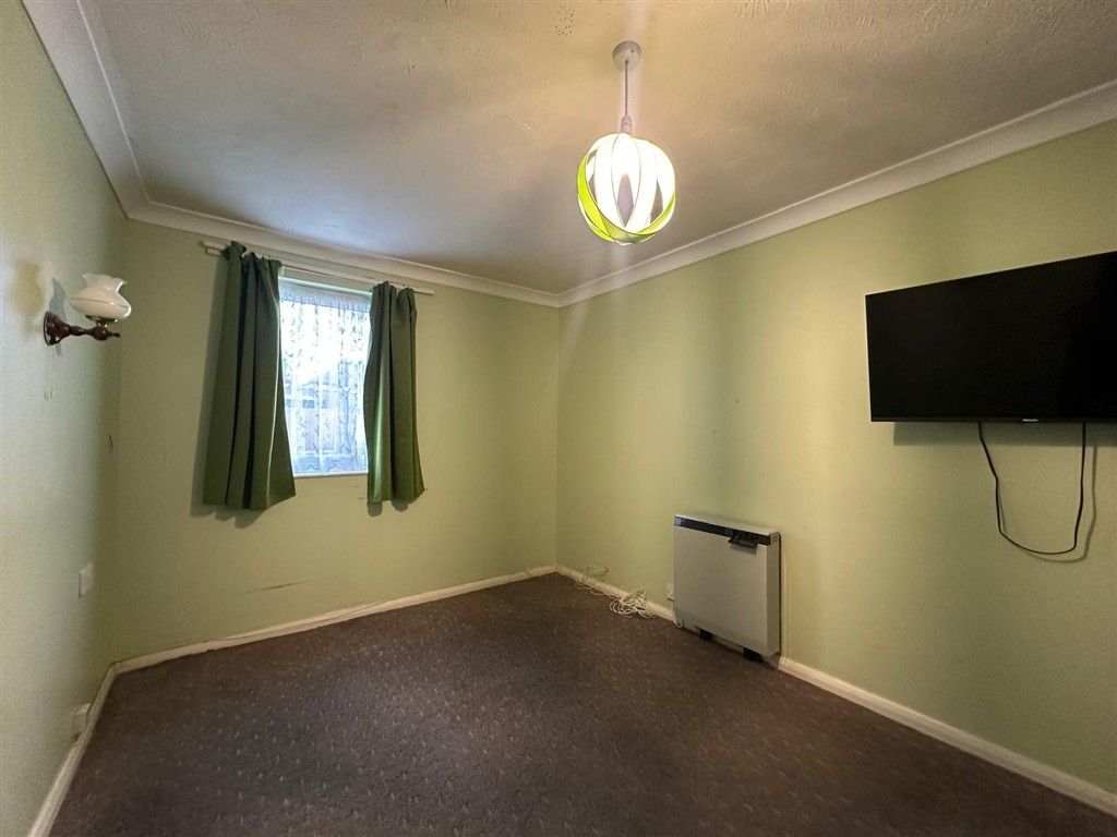 Property photo 2 of 6 Bedroom B