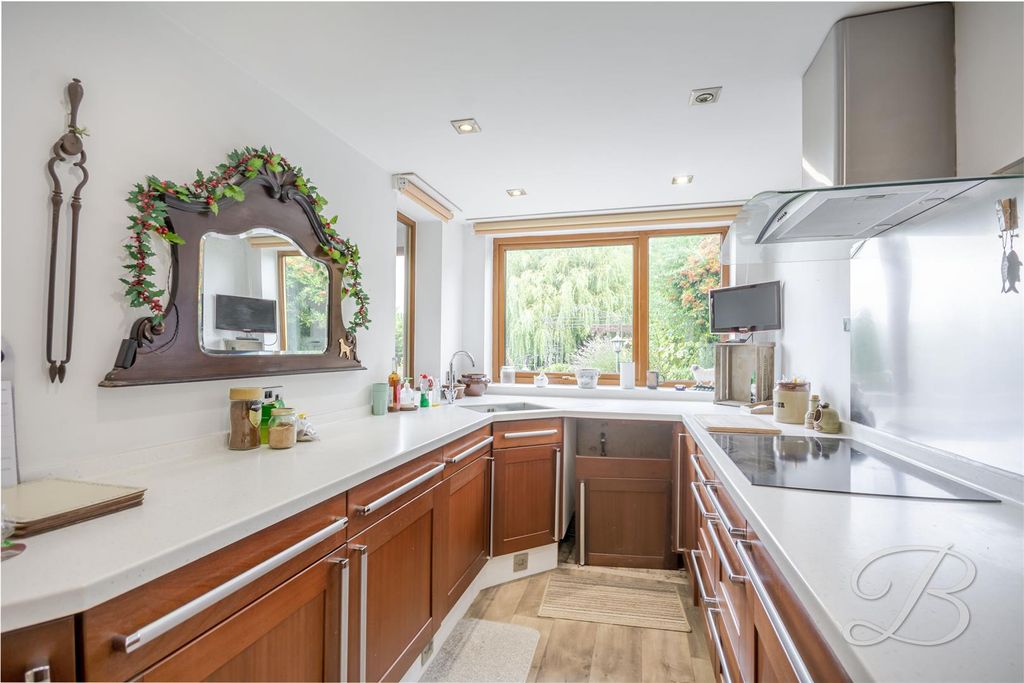 Property photo 3 of 36 Ccltd-23.Jpg