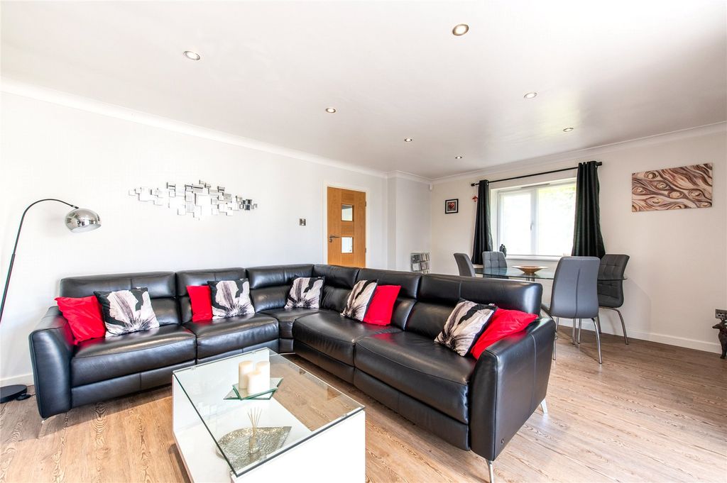 Property photo 3 of 34 Picture No. 31