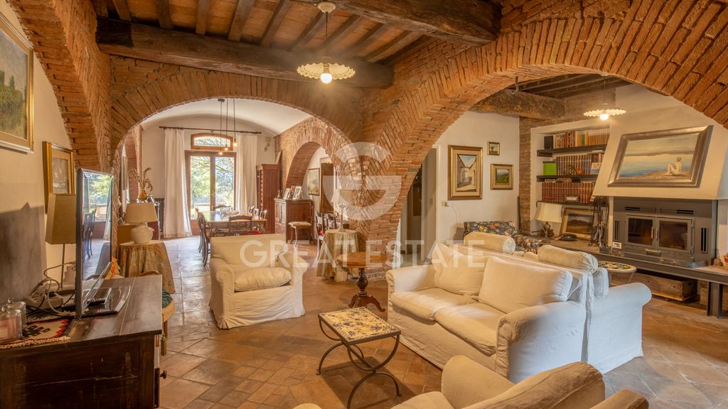 Property photo 2 of 29 Interiors