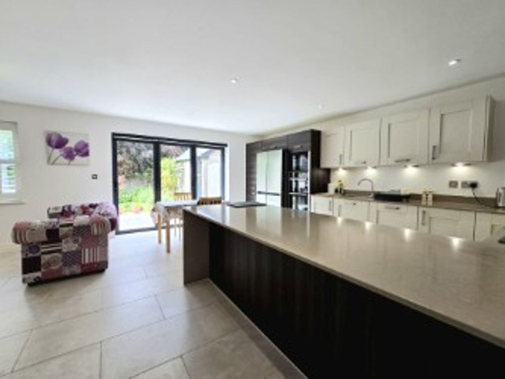 Property photo 2 of 54