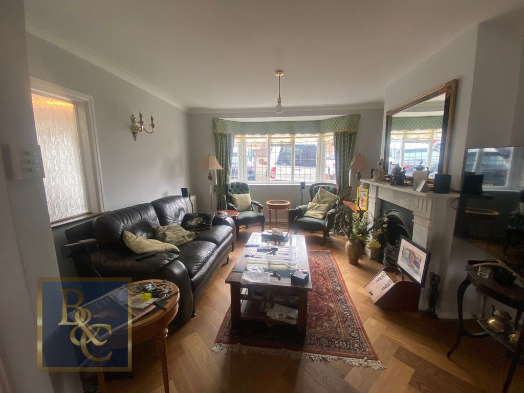 Property photo 3 of 21