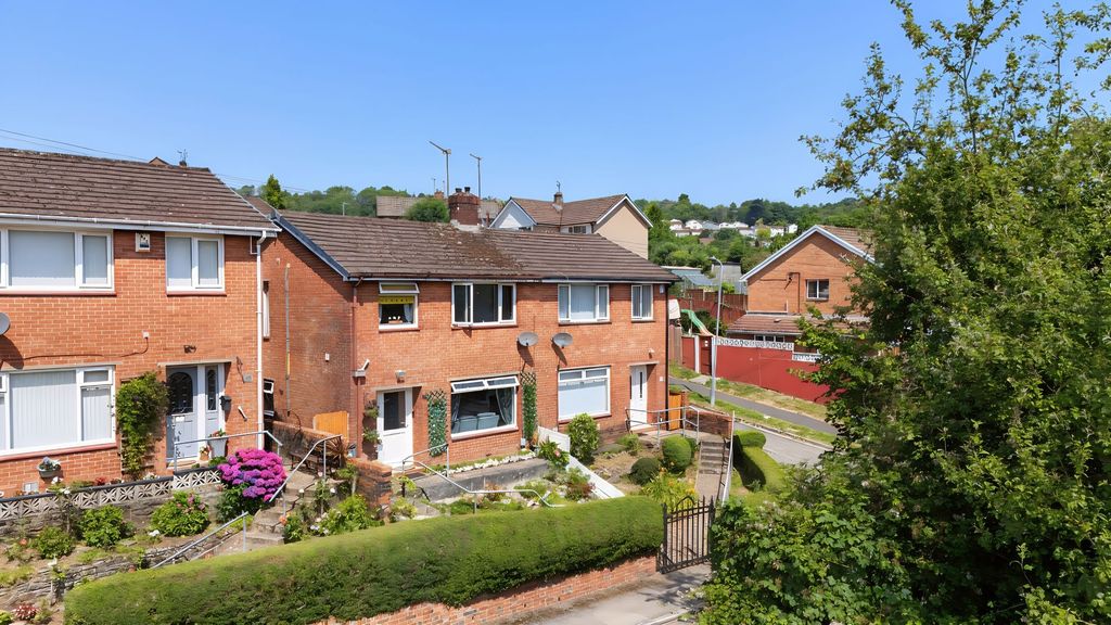 Property photo 2 of 30