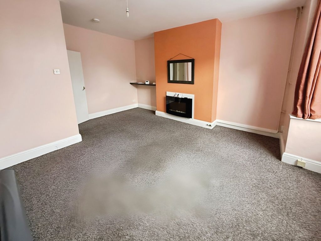 Property photo 2 of 10 Living Room