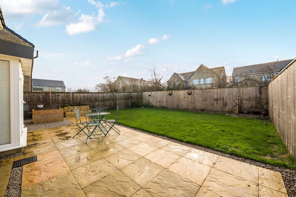 Property photo 3 of 19