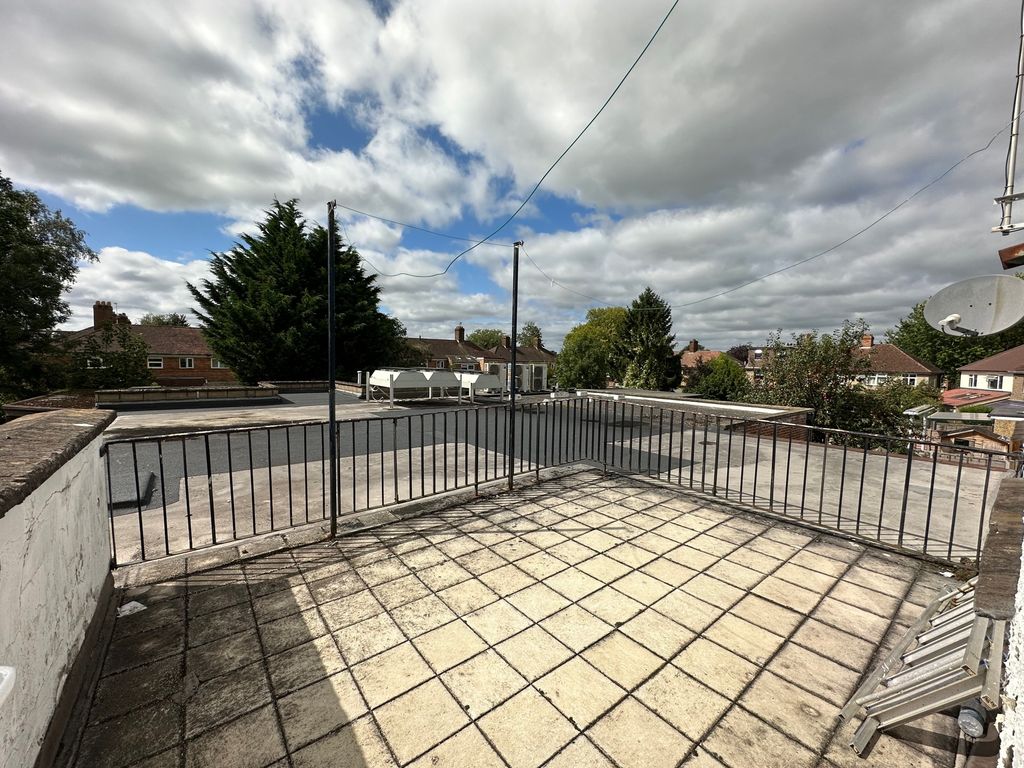 Property photo 1 of 9 Terrace