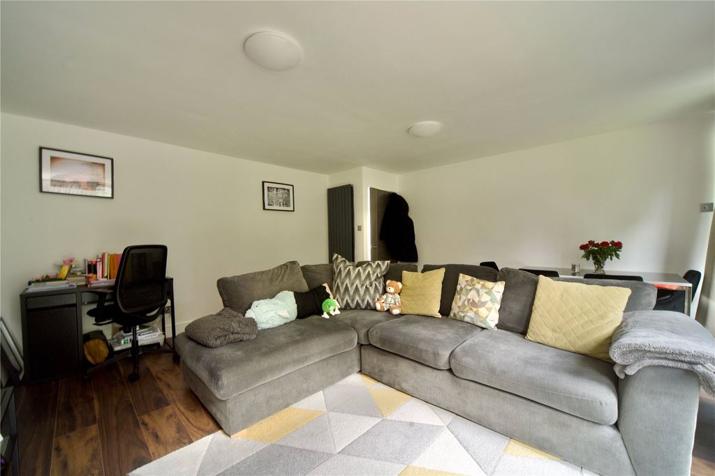 Property photo 3 of 21 Picture No. 26