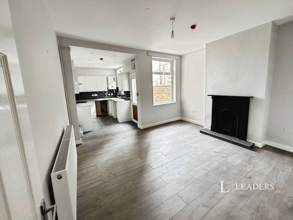 Property photo 2 of 6 Pbox-Img.Jpg