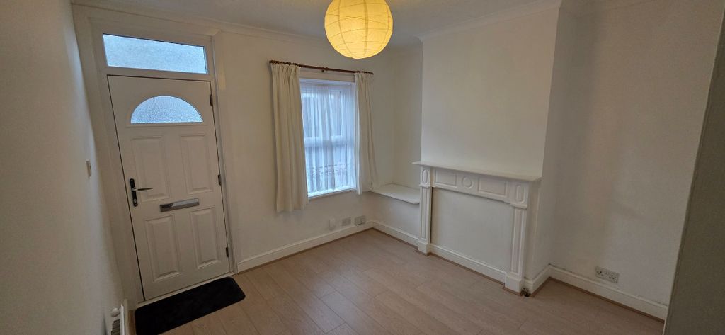 Property photo 2 of 11 4795321