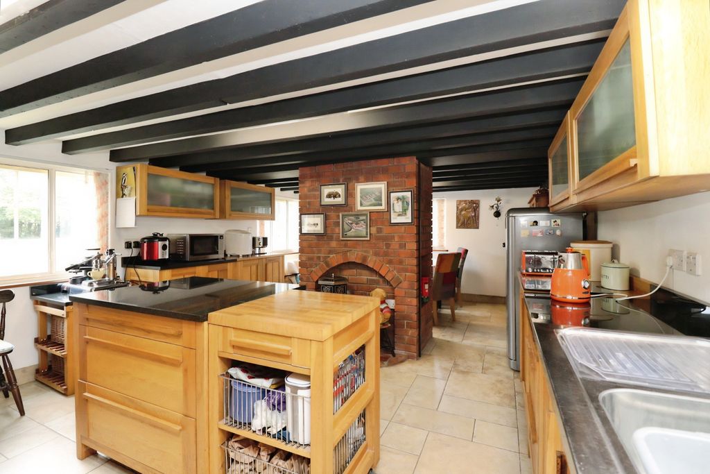 Property photo 3 of 26