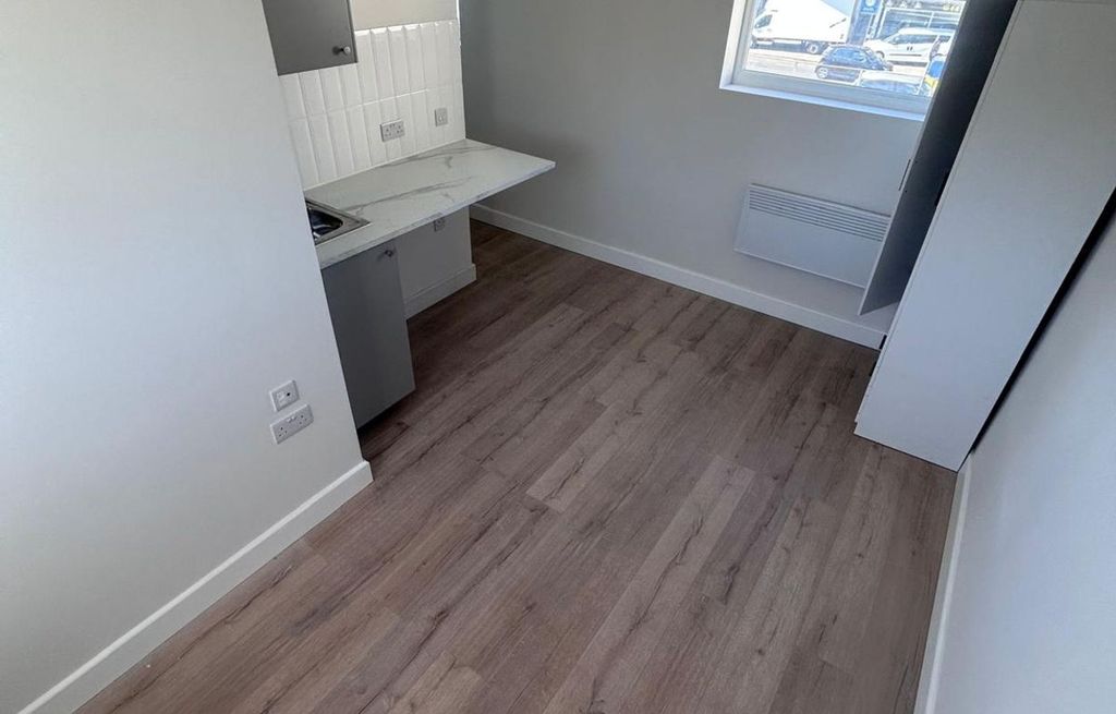 Property photo 2 of 3