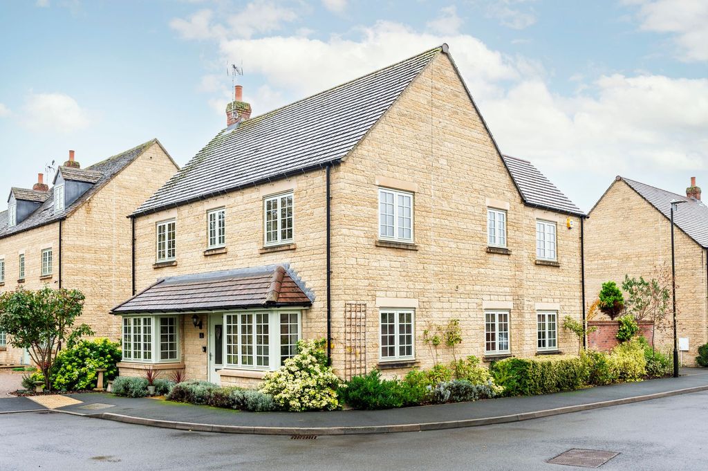 Property photo 1 of 28 Front