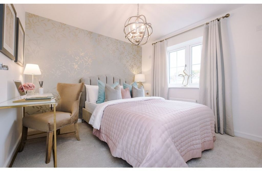 Property photo 2 of 11