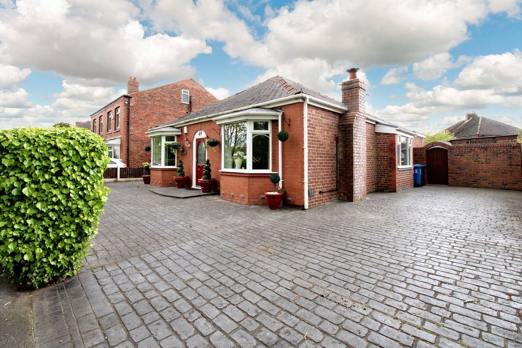Property photo 1 of 28