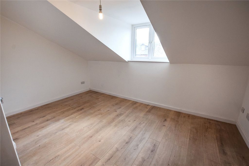 Property photo 3 of 11 Picture No. 01