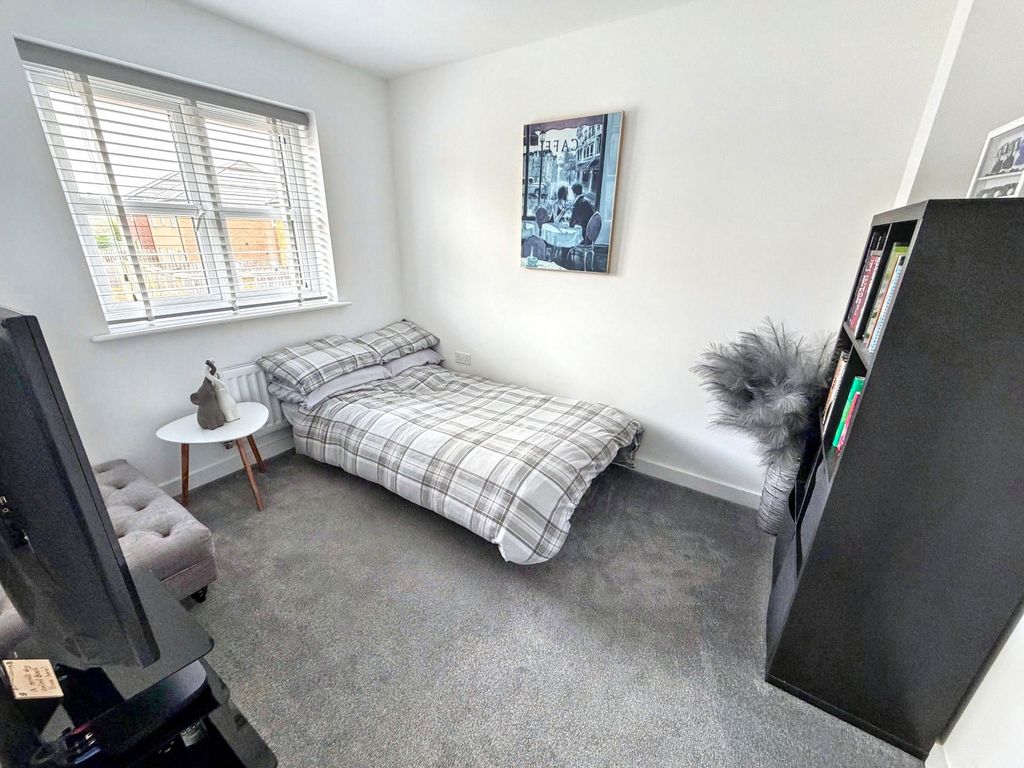 Property photo 3 of 20