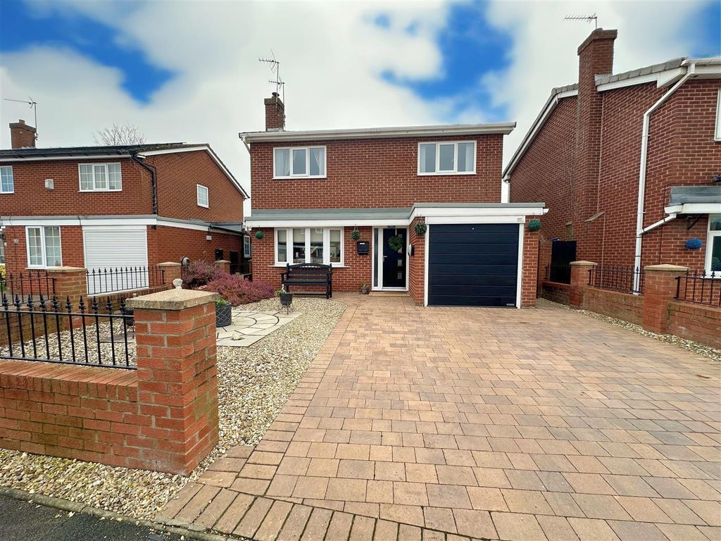 Property photo 1 of 17 Front.Jpg