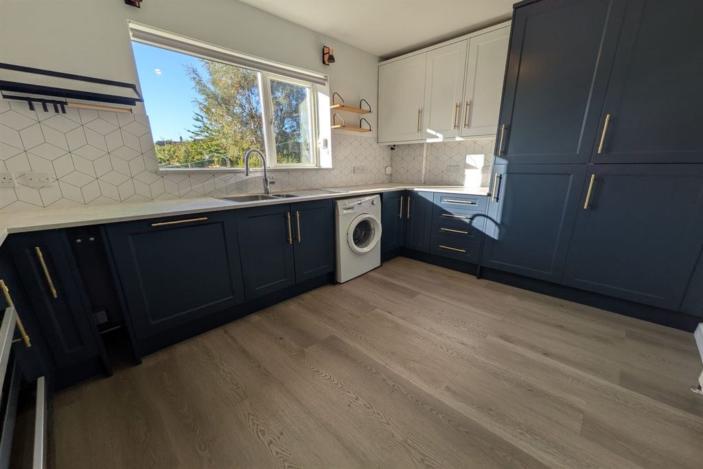 Property photo 1 of 13 (Main)