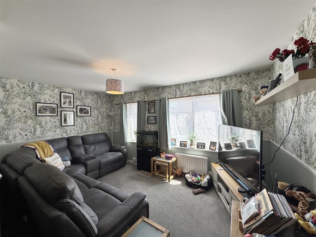 Property photo 2 of 13 Living Room