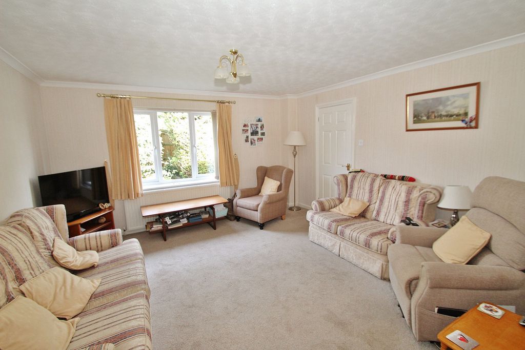 Property photo 2 of 16