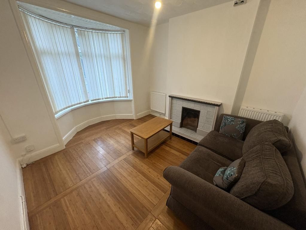 Property photo 3 of 11 Lounge