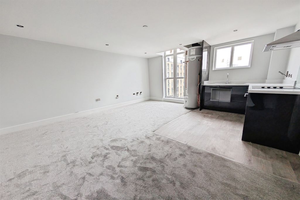 Property photo 2 of 3 (Main)